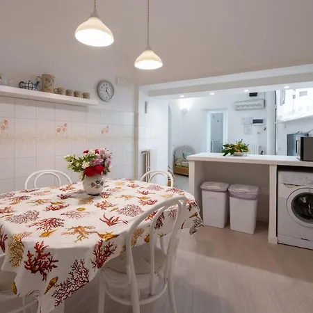 Nautilus House 波西塔諾